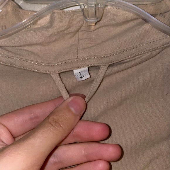 tan robe! - Picture 2 of 4